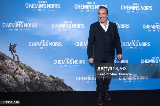 Jean Dujardin attends the ""Sur Les Chemins Noirs" premiere at Cinema UGC Normandie on March 13, 2023 in Paris, France.