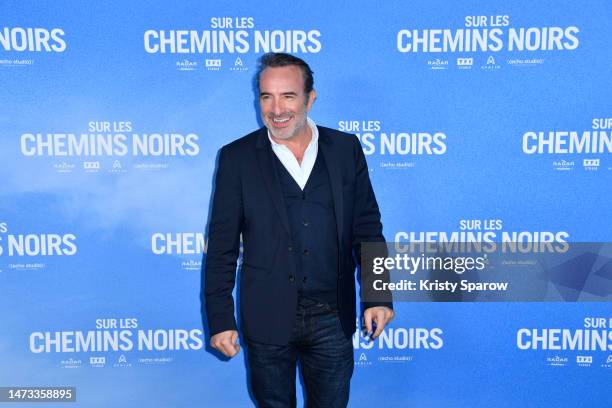 Jean Dujardin attends the "Sur Les Chemins Noirs" premiere at Cinema UGC Normandie on March 13, 2023 in Paris, France.