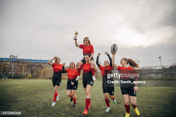 Men Rugby Shoulder Rides 315 Shoulder Ride Comp Age Stock Photos, High-Res Pictures, and Images ...
