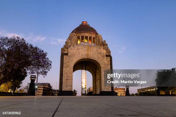 revolution monument - revolución mexicana fotografías e imágenes de stock