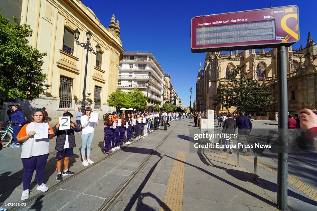 Human chain of decimals of the