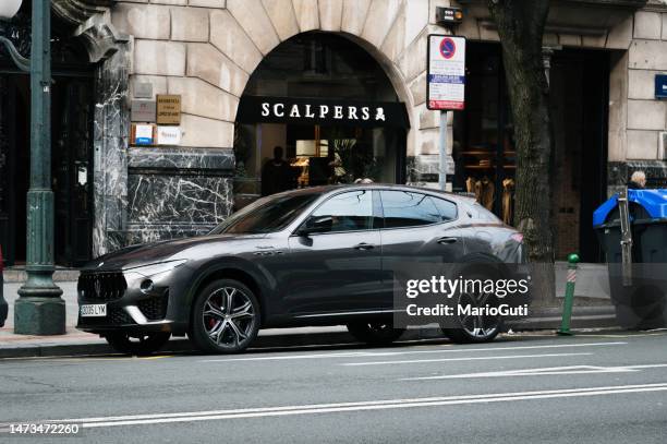 maserati levante - maserati levante stock-fotos und bilder