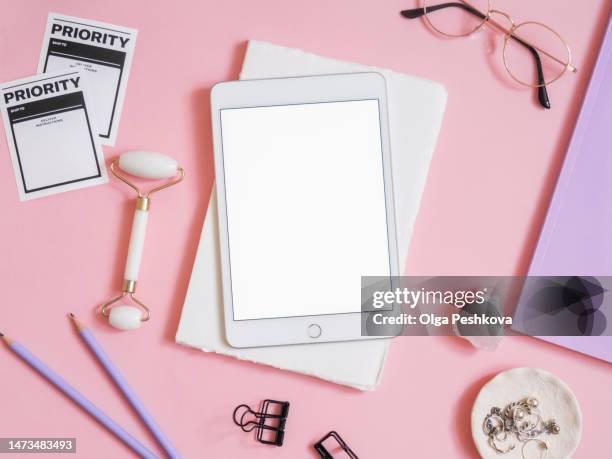 flat lay of white tablet with screen mock up - business flat lay stock pictures, royalty-free photos & images