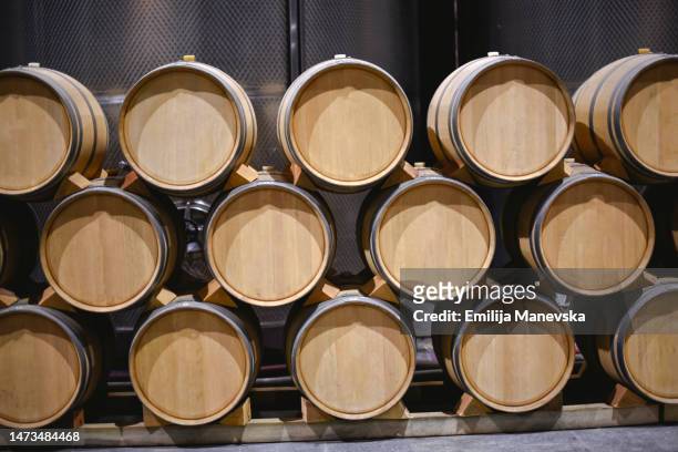 wine cellar - madeira wine 個照片及圖片檔
