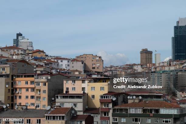 apartment buildings made of reinforced concrete. earthquake-resistant building construction in turkey. the problem of earthquake resistance of houses in istanbul. violation of construction safety. the threat of earthquakes. amnesty for illegal buildings. - organized crime stock pictures, royalty-free photos & images