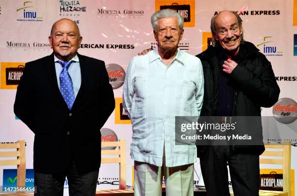 Sergio Corona, Ignacio López Tarso and Manuel Loco Valdez pose for pictures during a press conference to present Aeroplanos play at Teatro Libanés on...