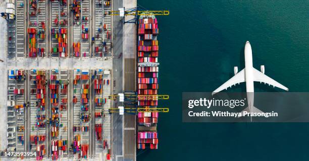 transport - air cargo worker stock pictures, royalty-free photos & images