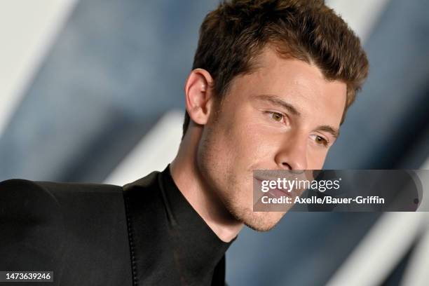 Shawn Mendes attends the 2023 Vanity Fair Oscar Party hosted by Radhika Jones at Wallis Annenberg Center for the Performing Arts on March 12, 2023 in...