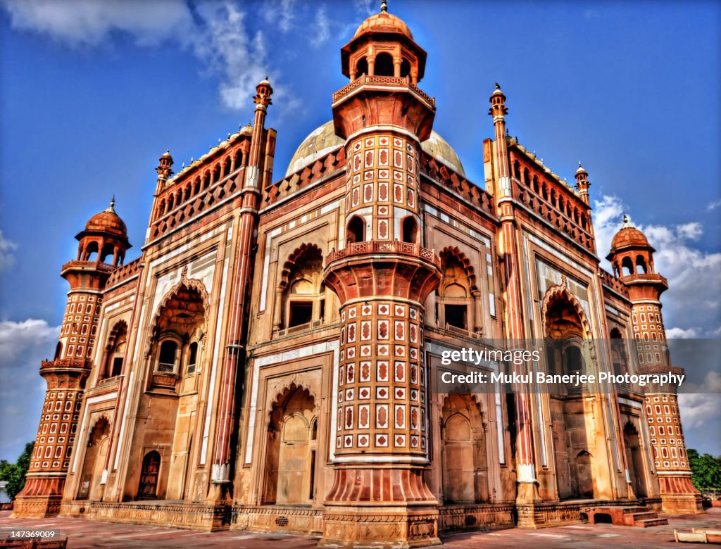 Safdarjungs Tomb