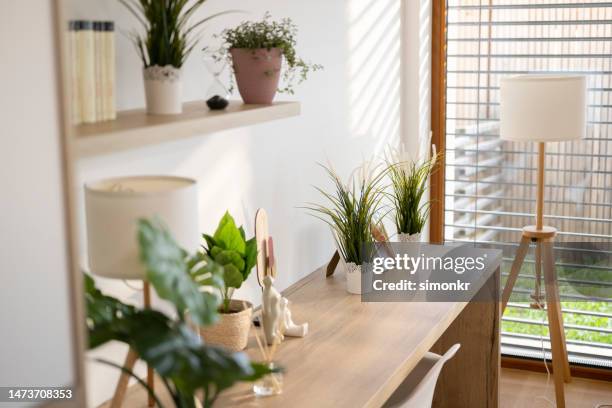 innenansicht des hauses - anrichte stock-fotos und bilder