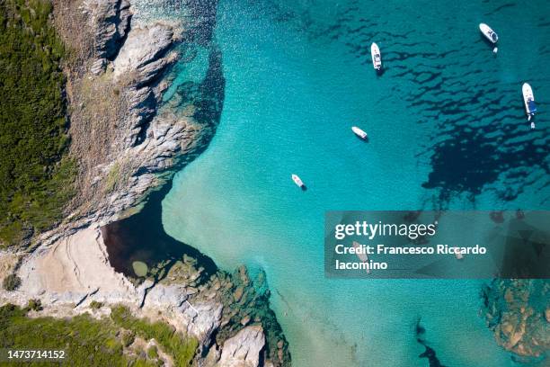 turquoise seascape and coastline, directly above - corsica - fotografias e filmes do acervo