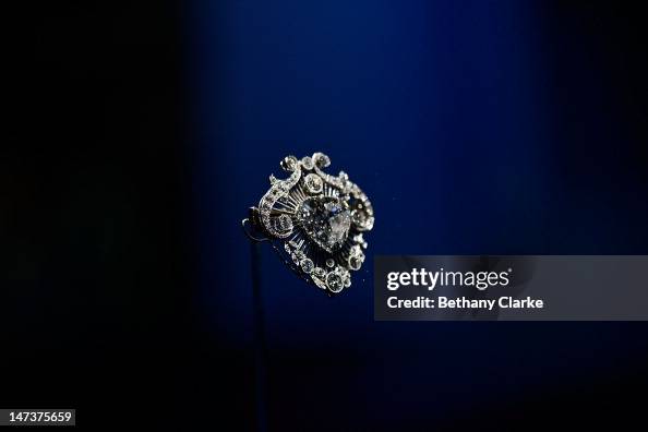 Press Preview Of Diamonds Exhibition At Buckingham Palace To Celebrate The Queen's Diamond Jubilee Press Preview Of Diamonds Exhibition At Buckingham Palace To Celebrate The Queen's Diamond Jubilee