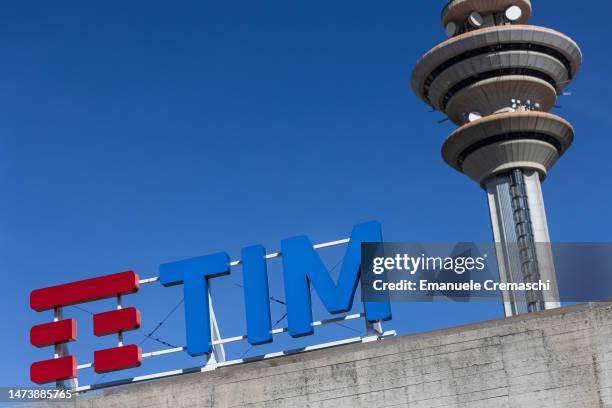 Cell Phone Tim Telecom Italia Photos and Premium High Res Pictures - Getty Images