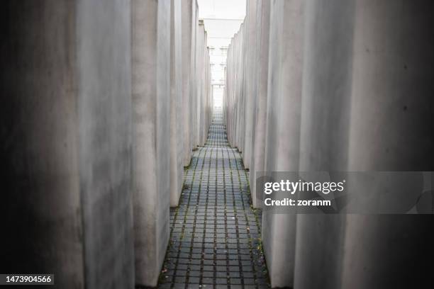 monumento a los judíos asesinados en europa, berlín, alemania - monument to the murdered jews of europe fotografías e imágenes de stock