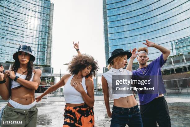Hand Pose Rapper Style 1,253 Rapper Hand Gestures Stock Photos, High-Res Pictures, and Images ...