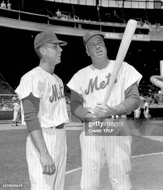 Ron Hunt of the New York Mets gets batting tips from teammate Duke Snider during batting practice prior to their MLB game against the Milwaukee...