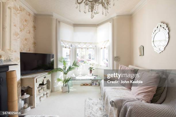 property lounge interiors - antique sofa styles stock pictures, royalty-free photos & images