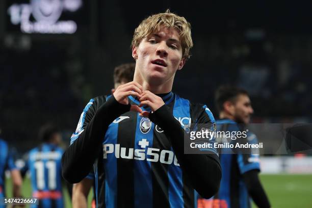 Rasmus Hojlund of Atalanta BC celebrates after scoring the team's second goal during the Serie A match between Atalanta BC and Empoli FC at Gewiss...