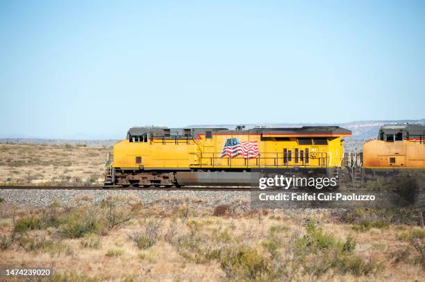 train at santa rosa - locomotive side view stock pictures, royalty-free photos & images