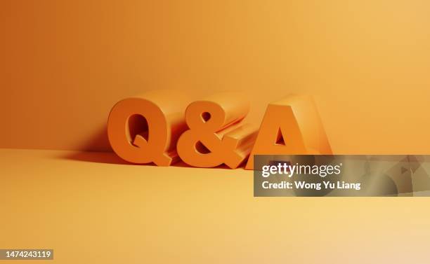 q & a , question and answer , 3d render - buchstabe q stock-fotos und bilder