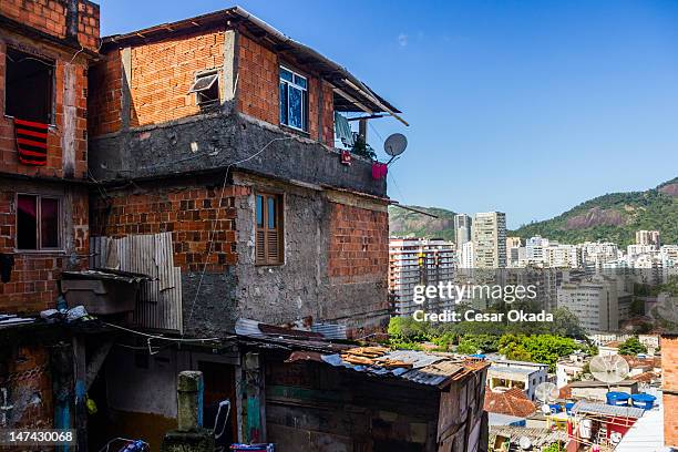 favela santa marta - favela fotografías e imágenes de stock