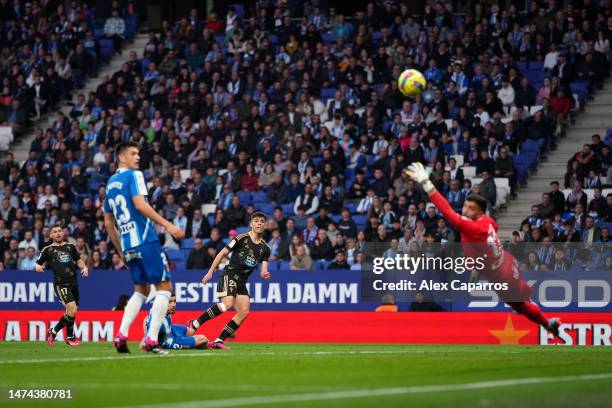 Gabri Veiga of RC Celta scores the team's first goal during the LaLiga Santander match between RCD Espanyol and RC Celta at RCDE Stadium on March 18,...