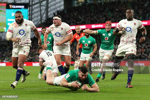 Robbie Henshaw of Ireland scores their side's second try during the Six Nations Rugby match between Ireland and England at Aviva Stadium on March 18,...