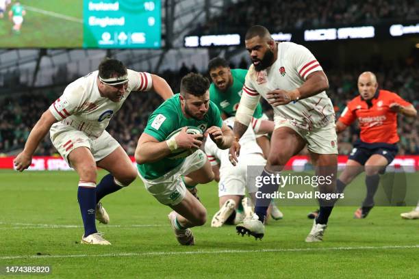 Robbie Henshaw of Ireland scores their side's second try during the Six Nations Rugby match between Ireland and England at Aviva Stadium on March 18,...