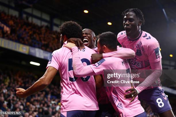 Ellis Simms of Everton celebrates after scoring the team's second goal with teammates during the Premier League match between Chelsea FC and Everton...