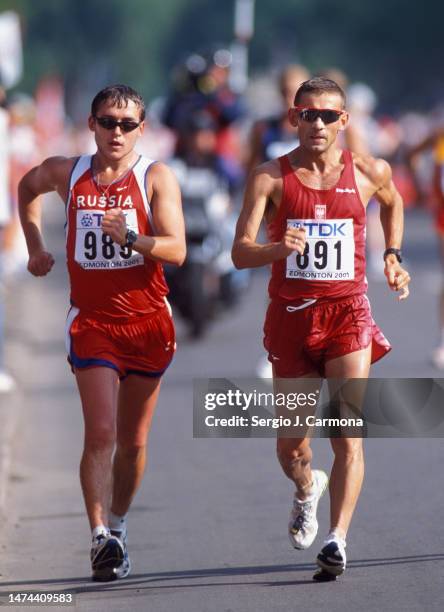 Robert Korzeniowski of Poland and Vladimir Potemin of Russia at the 50km Walk of the IAAF World Championships on August 11th, 2001 in Edmonton,...