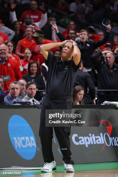 Head coach Kelvin Sampson of the Houston Cougars reacts during the second half against the Auburn Tigers in the second round of the NCAA Men's...