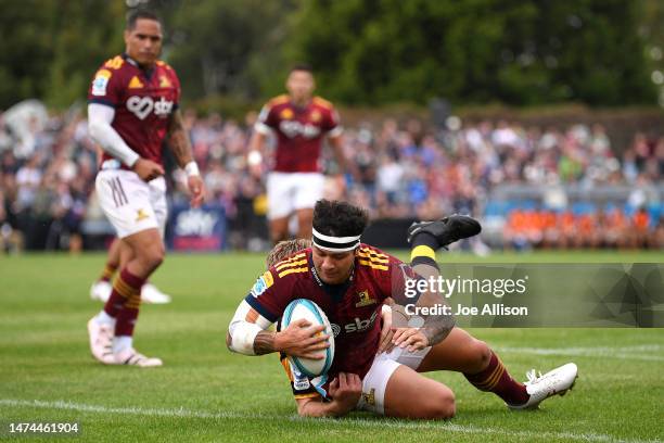 Jonah Lowe of the Highlanders scores a try during the round four Super Rugby Pacific match between Highlanders and Western Force at Invercargill...