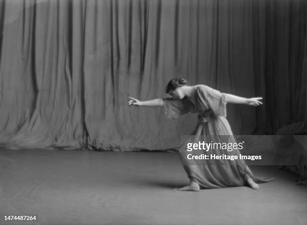 Isadora Duncan dancer, between 1915 and 1923. Creator: Arnold Genthe.