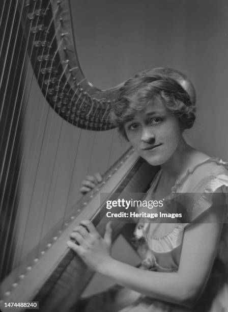 Mildred Modlin Mildred Dilling Photos and Premium High Res Pictures - Getty Images