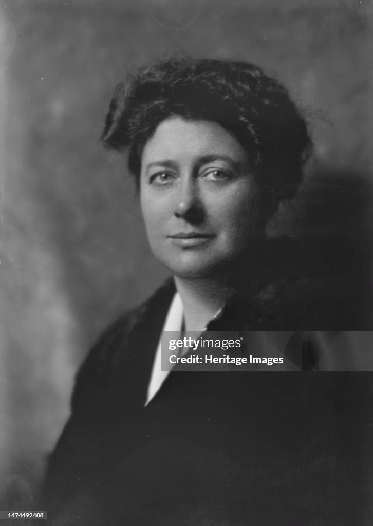 Miss Alice Carpenter, portrait photograph, 1918 Mar. 12. Creator ...