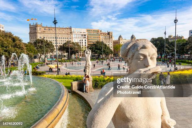 barcelona, plaça (square) de catalunya - catalonia square stock-fotos und bilder