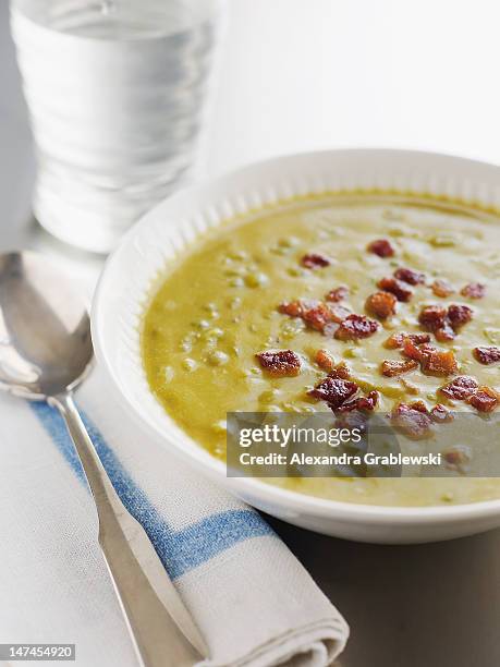 split pea soup - pea soup stock pictures, royalty-free photos & images