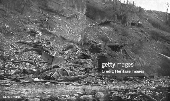 La Bataille De La Somme; Un Chemin Creux A La Lisiere Du Bois De Hem Apres Les Combats