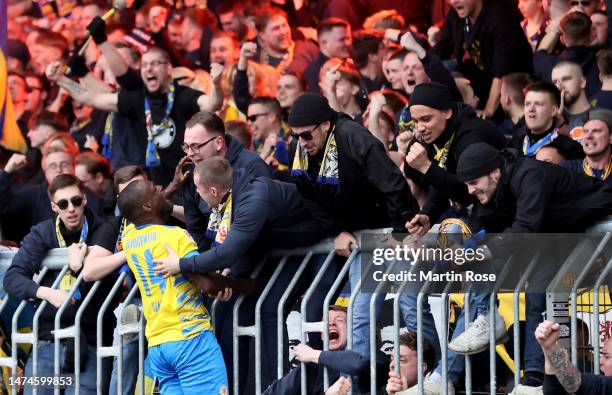 Anthony Ujah of Eintracht Braunschweig celebrates after he scores the winning goal during the Second Bundesliga match between Eintracht Braunschweig...