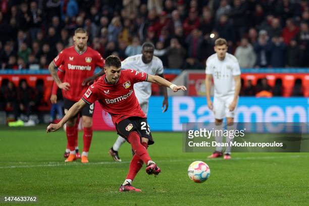 Exequiel Palacios of Bayer 04 Leverkusen scores the team's second goal during the Bundesliga match between Bayer 04 Leverkusen and FC Bayern München...
