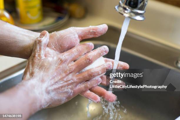 強迫的な手洗い - 徹底 ストックフォトと画像