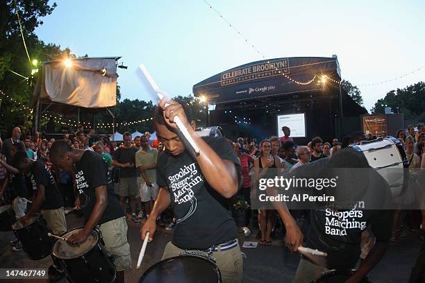 Steppers Rave 62 The Brooklyn Steppers Stock Photos, High-Res Pictures, and Images ...