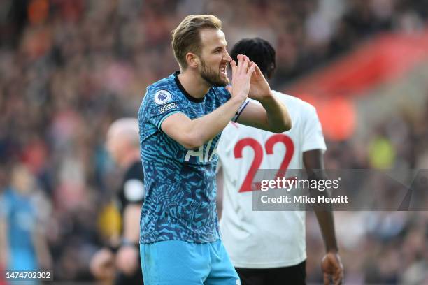 Harry Kane of Tottenham Hotspur rues a missed chance during the Premier League match between Southampton FC and Tottenham Hotspur at Friends...