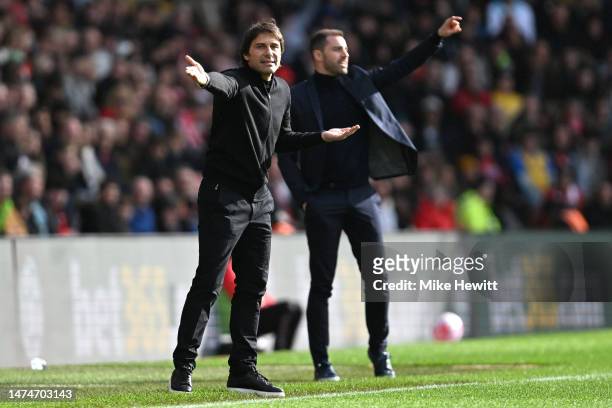Tottenham manager Antonio Conte gestures during the Premier League match between Southampton FC and Tottenham Hotspur at Friends Provident St. Mary's...