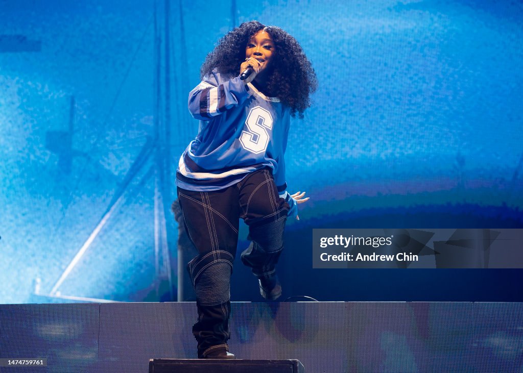Sza Number Singer SZA performs on stage during her 'The SOS North American Tour ...