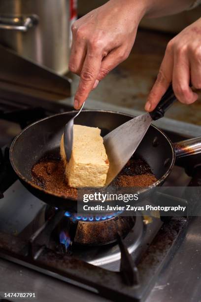 kitchen assistant working in restaurant - kitchen clerk stock pictures, royalty-free photos & images