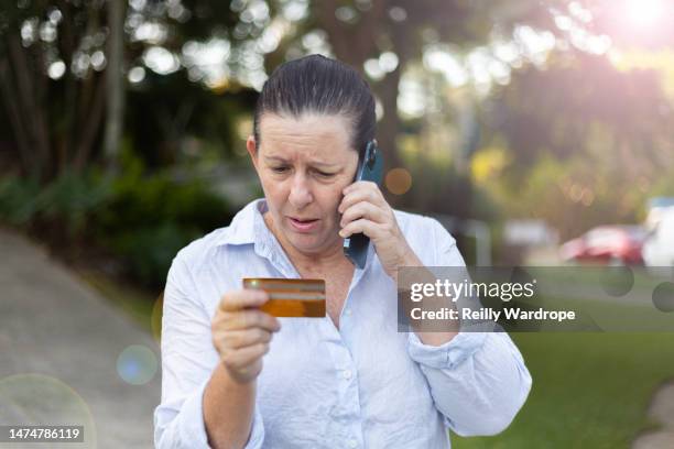 online scams & security - scammer trickbetrüger stock-fotos und bilder