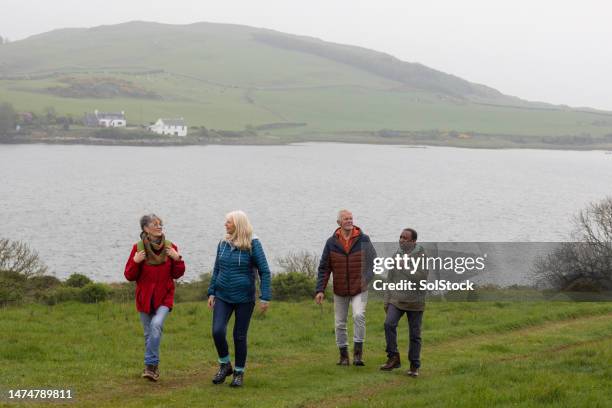 day of hiking in scotland - scotland people stock pictures, royalty-free photos & images