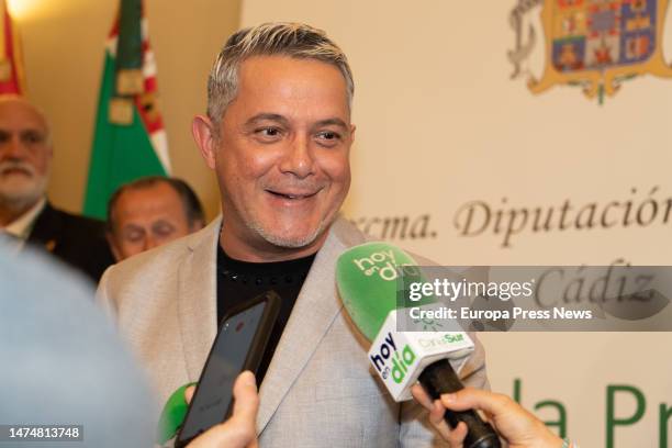 The singer, Alejandro Sanz, attends to the media, on March 20, 2023 in Cadiz, . The artists Alejandro Sanz and Lola Flores, posthumously, are...