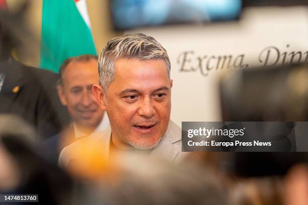The singer, Alejandro Sanz, attends to the media, on March 20, 2023 in Cadiz, . The artists Alejandro Sanz and Lola Flores, posthumously, are...